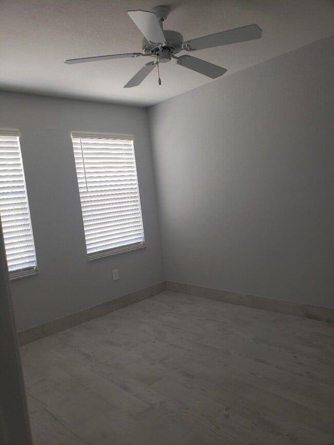 Building Photo - 1005 Belmont Pl
