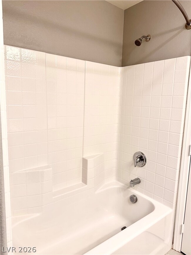 Building Photo - 2848 Alenga St