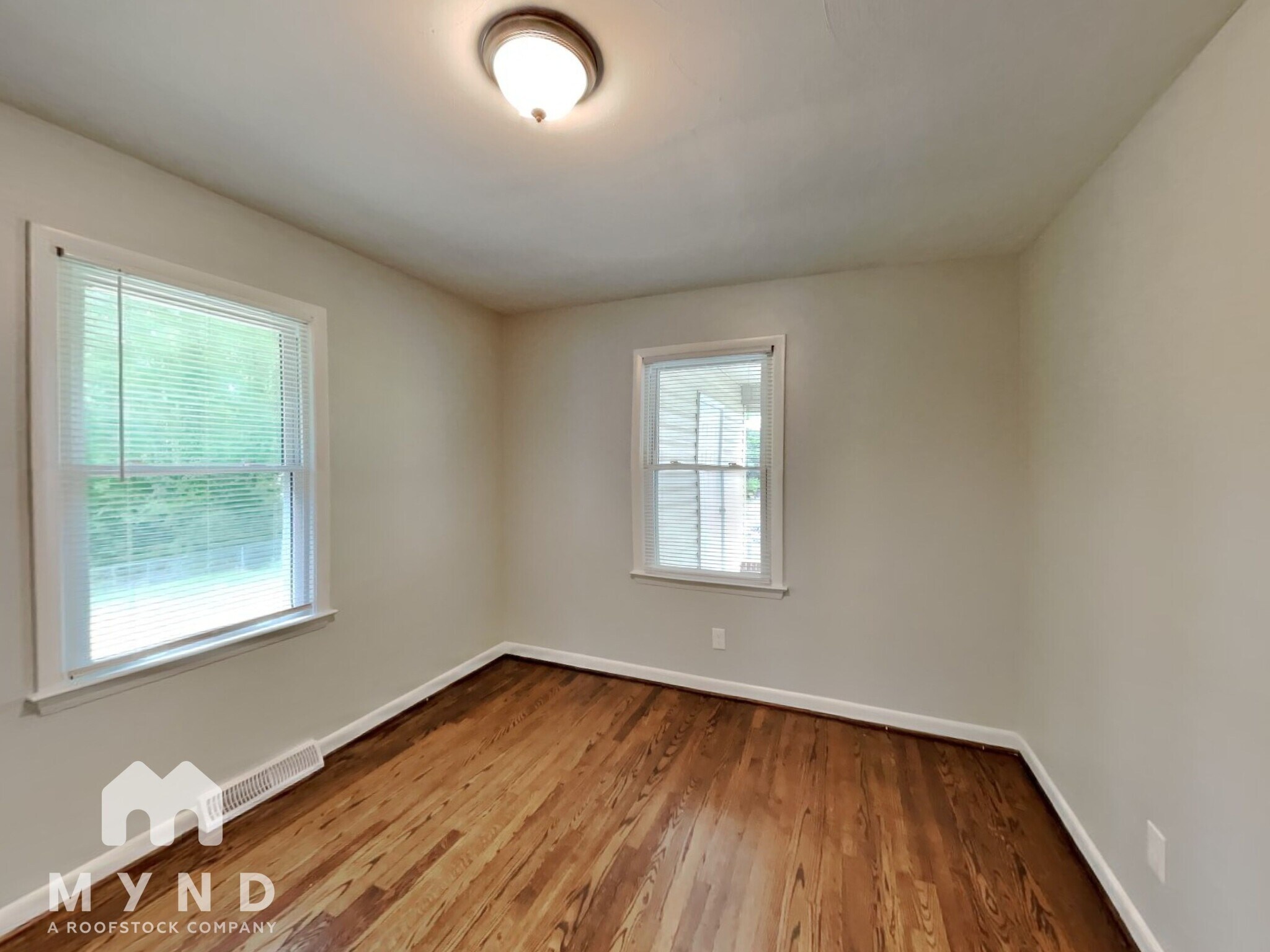 Building Photo - 2634 Skyland Dr