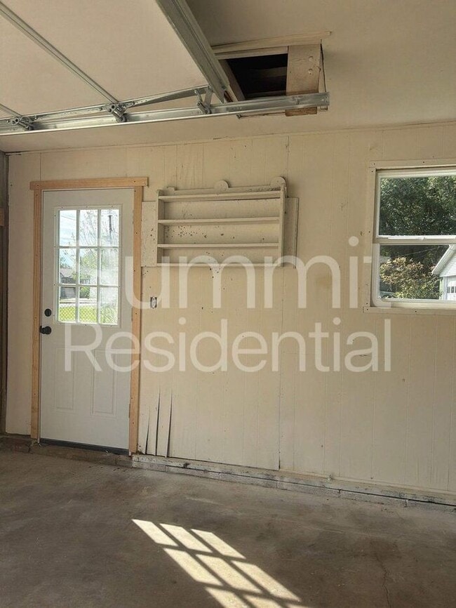 Building Photo - 2 bedroom 1 bathroom Home in Mansfield!!