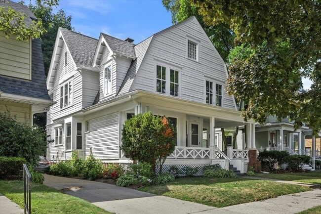 Primary Photo - Updated 4 Bedroom Victorian on College Ave