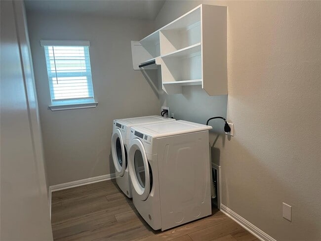 Building Photo - 404 Grasslands Trl