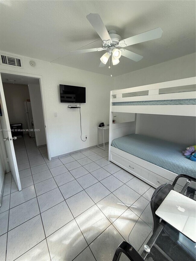 Building Photo - 8000 SW 149th Ave