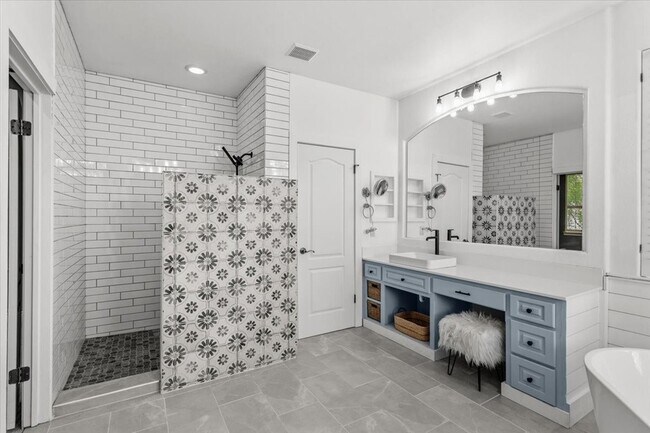 Building Photo - 4308 Canoas Dr