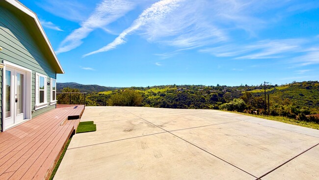 Building Photo - Stunning Single-Story with Spacious Deck, Panoramic Views, on Gated/Fenced Property!