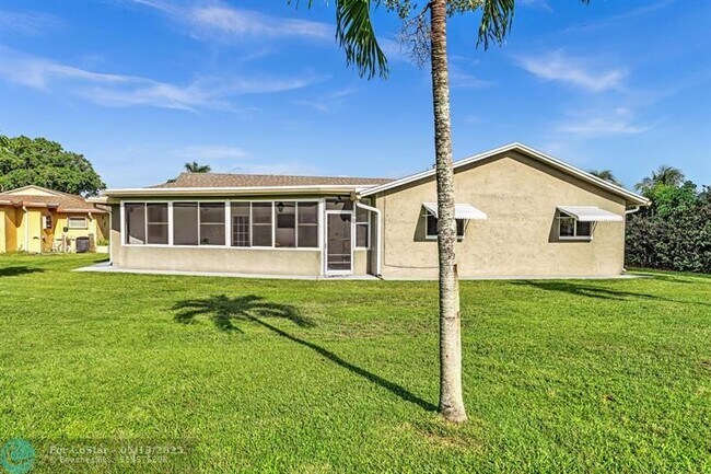 Building Photo - 7102 NW 93rd Ave