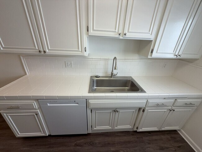 Interior Photo - 15023 Dickens St