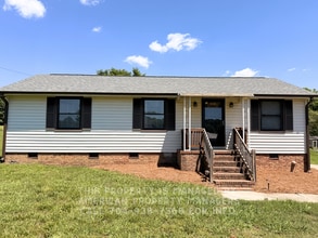 Building Photo - 1475 Crowell St