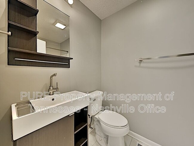 Building Photo - 613 Eastboro Dr