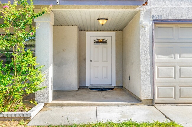 Building Photo - 9631 Hillside Trail