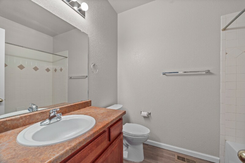 Building Photo - 2821 Willow Tree Ln