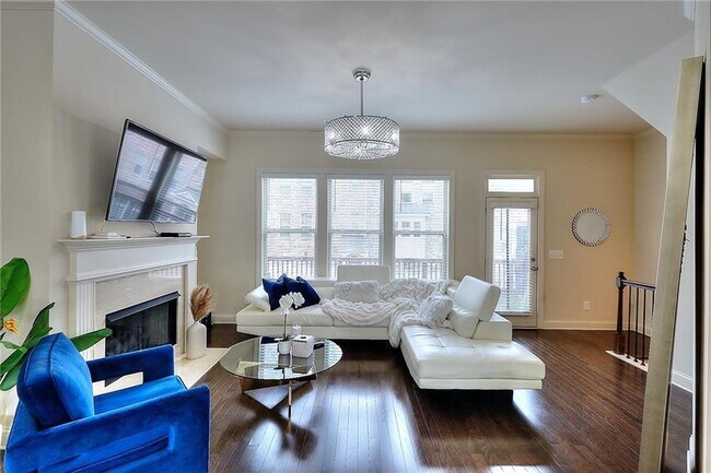 Building Photo - 1306 Harris Way S