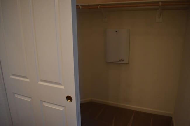 Building Photo - 805 Vía Rosa