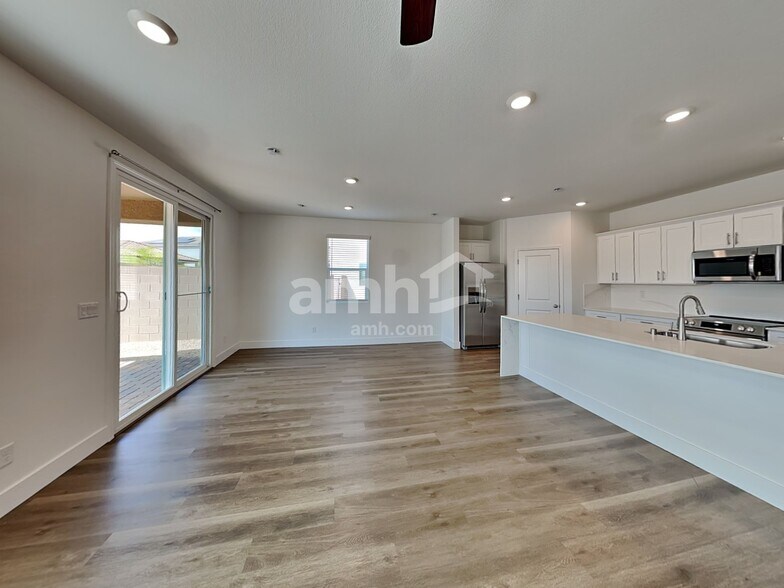 Building Photo - 8055 Braavos Peninsula Ave