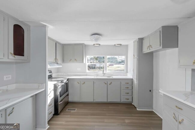 Building Photo - 24 David Dr