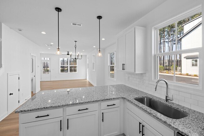 Building Photo - Newly Built 4BD, 3.5BA End-Unit Raleigh To...