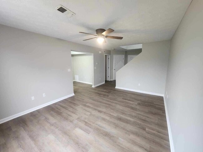 Building Photo - 113 Karen Ct