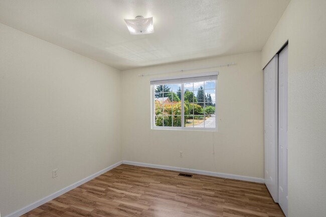 Building Photo - 4bd/2.5ba Kirkland Home