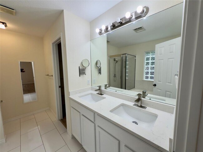 Building Photo - 11505 Bruce Jenner Ln