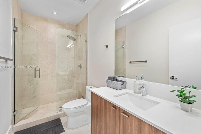 Building Photo - 850 Washington St