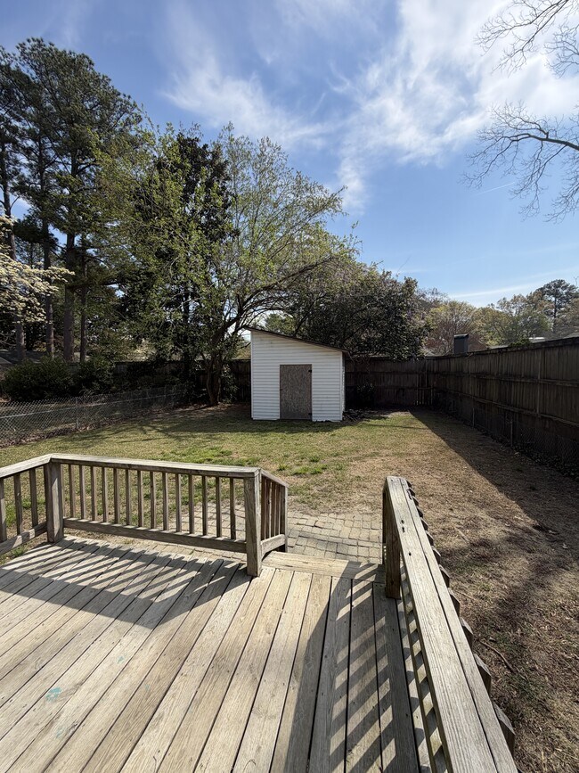 Building Photo - 1011 Brownlea Dr