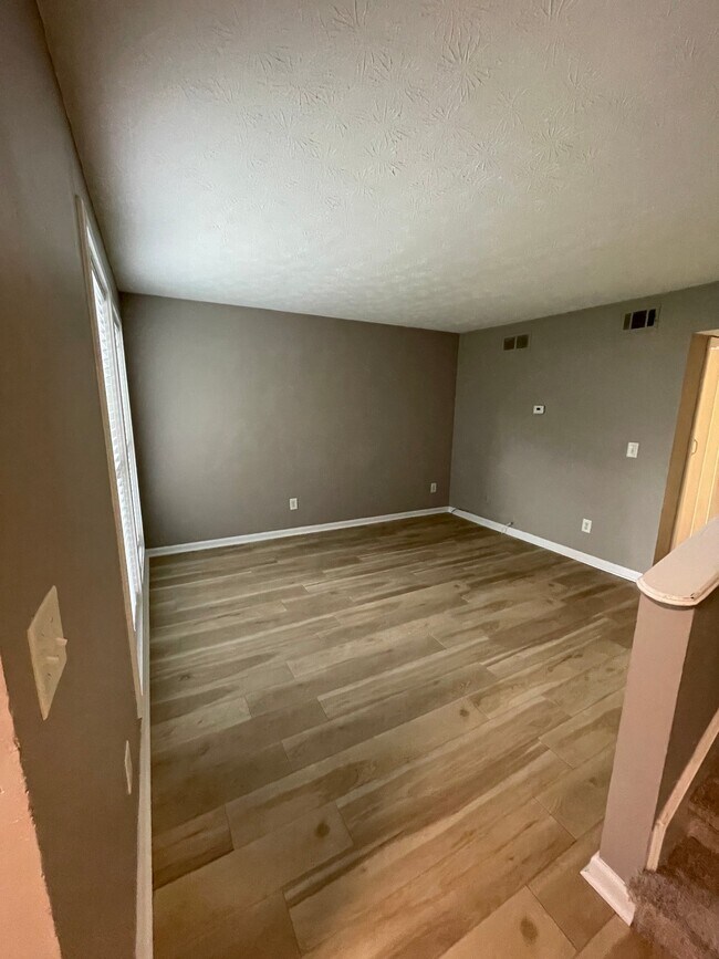 Building Photo - 3173 Dove Ct SW