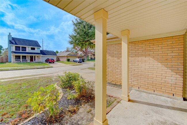 Building Photo - 18418 Arbormont Dr