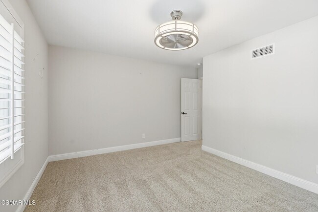 Building Photo - 3235 W Sierra Dr