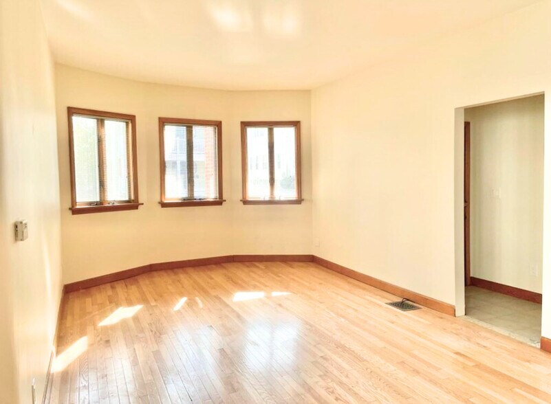 Building Photo - 150 Spruce St