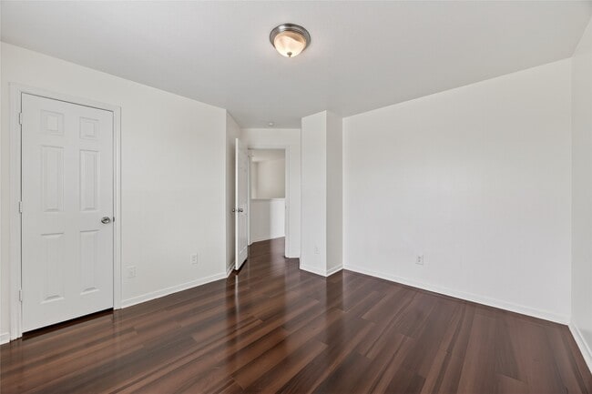 Building Photo - 20747 Settlers Lake Cir N