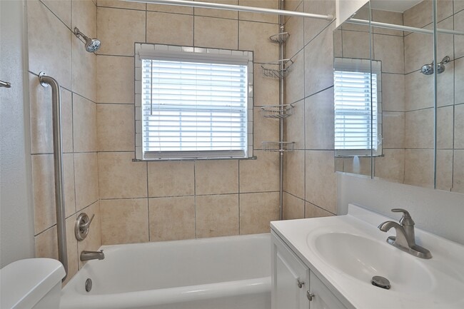 Building Photo - 5009 Polk St