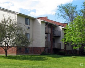 Exterior - Oakwood Apartments