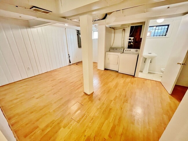 Building Photo - 3 Bedroom in Woodmoor available ASAP!!