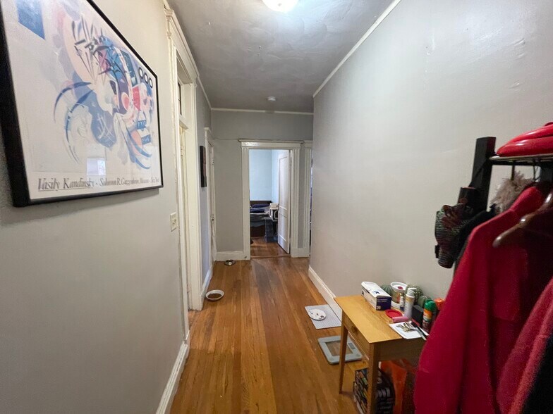 Building Photo - 440 Park Dr