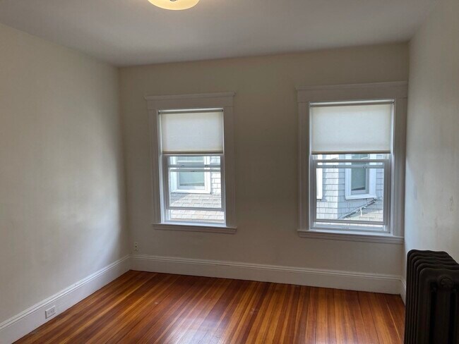 Building Photo - 11 Marion Rd