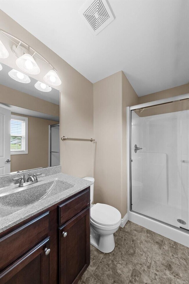 Building Photo - 101 Shadow Pointe Dr