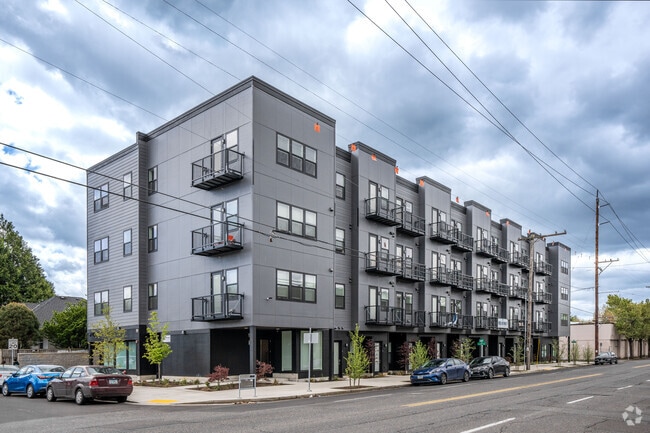 Primary Photo - Janie Apartments - Free internet!