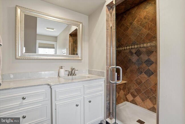 Building Photo - 1551 Duxbury Ct
