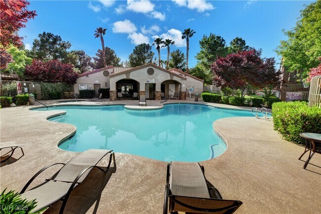 Building Photo - 2121 Blue Breeze Dr