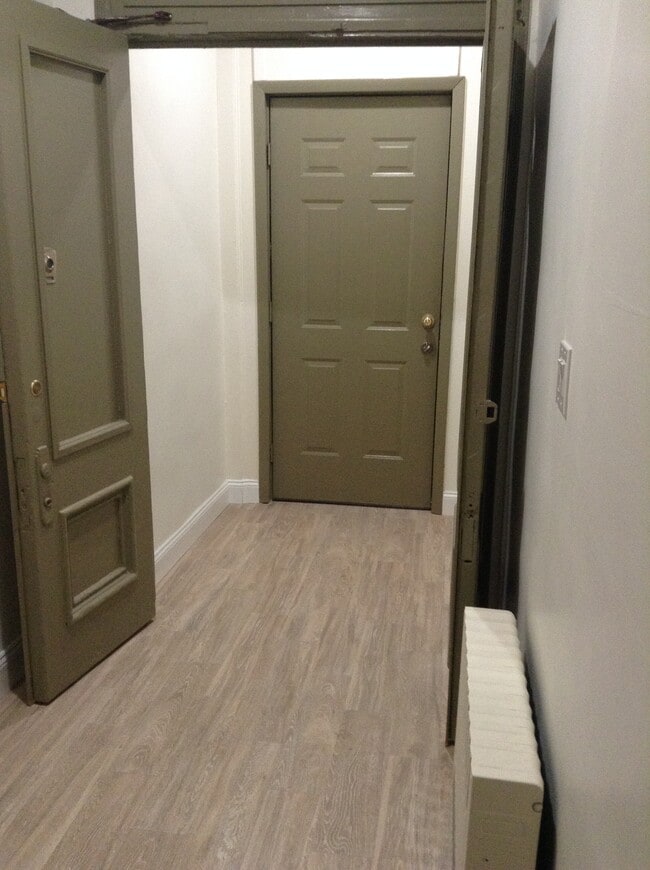 Foyer - 177 Park Ave