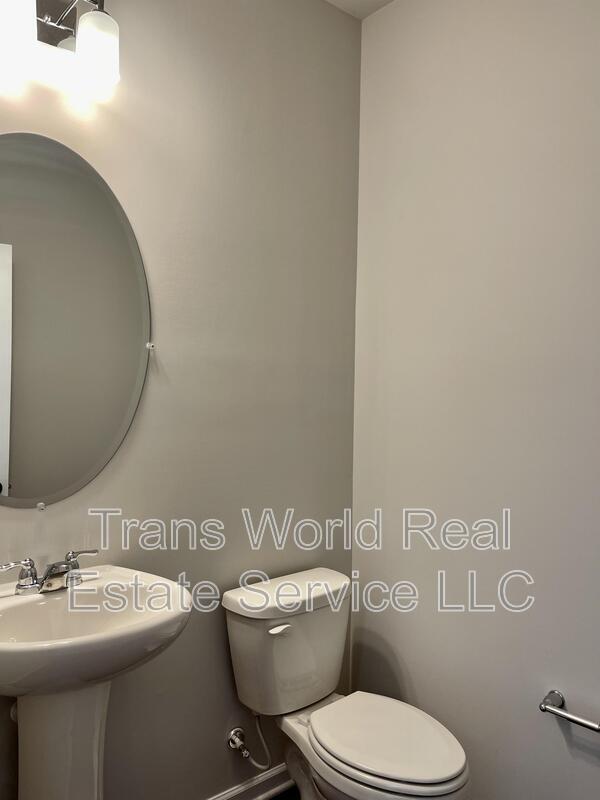 Building Photo - 5899 Wheeler Ridge Rd