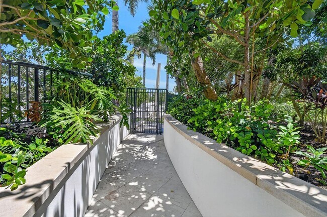 Building Photo - 1 S Coastal Way