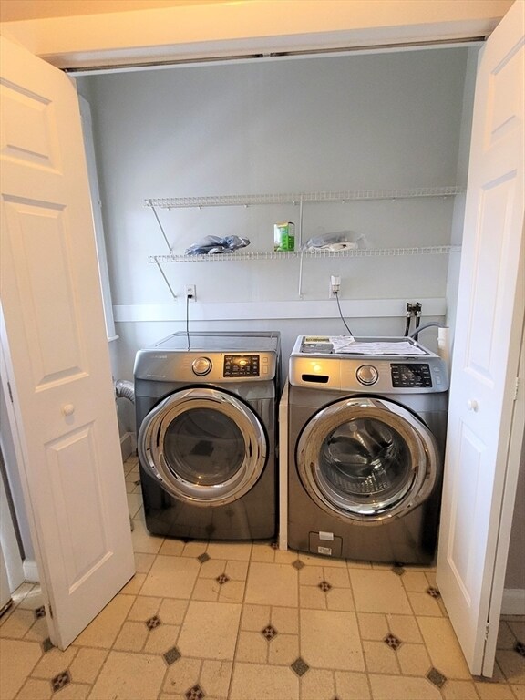 Building Photo - 25 Martin St