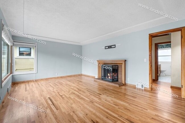 Building Photo - Charming 4-Bedroom Home in University Park with Finished Basement & Spacious Living Areas