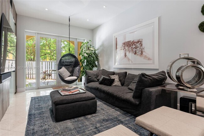 Building Photo - 18460 NE 30th Ave