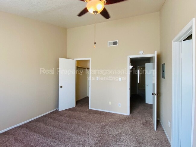 Building Photo - 8153 N Cedar Ave