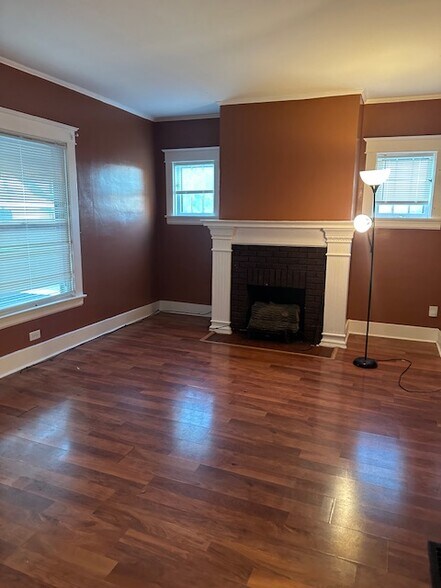 Living Room - 801 S 31st St