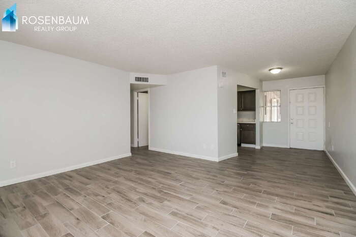 Building Photo - 1050 W University Dr