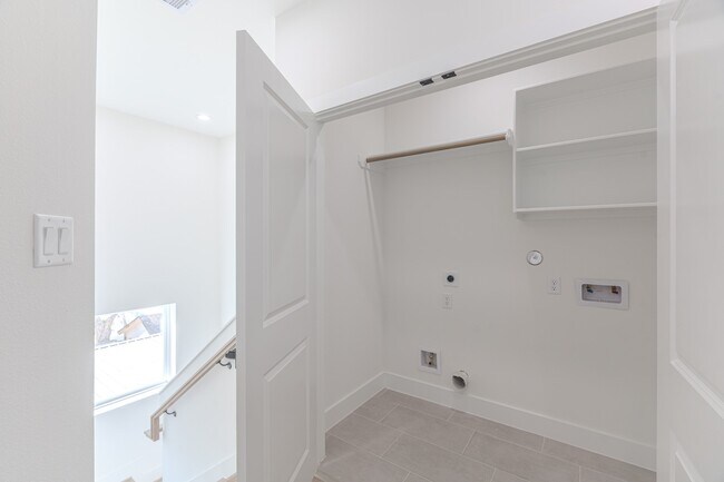 Building Photo - 7735 Hammerly Blvd