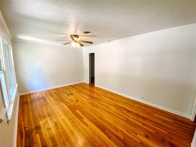 Building Photo - 1808 Princeton Ave